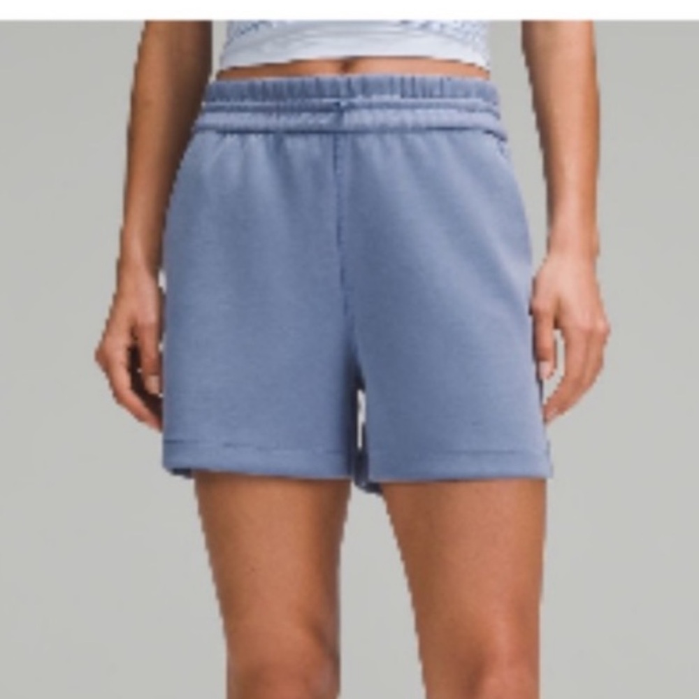 Lululemon shorts softstreme Color Oasis Blue size 12